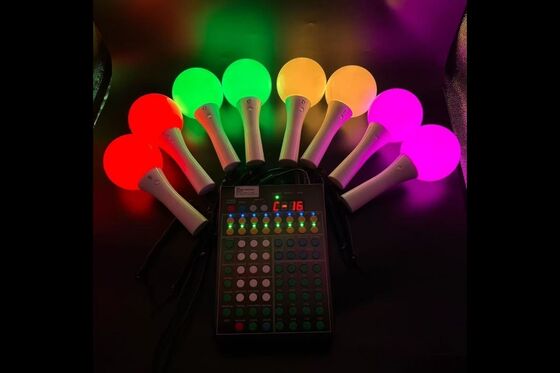 Controller DMX Wireless per il controllo senza fili di sfere LED ricaricabili utilizzate in concerti e prove di più giorni